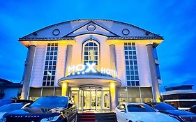 Mox Hotel Wellness & Spa